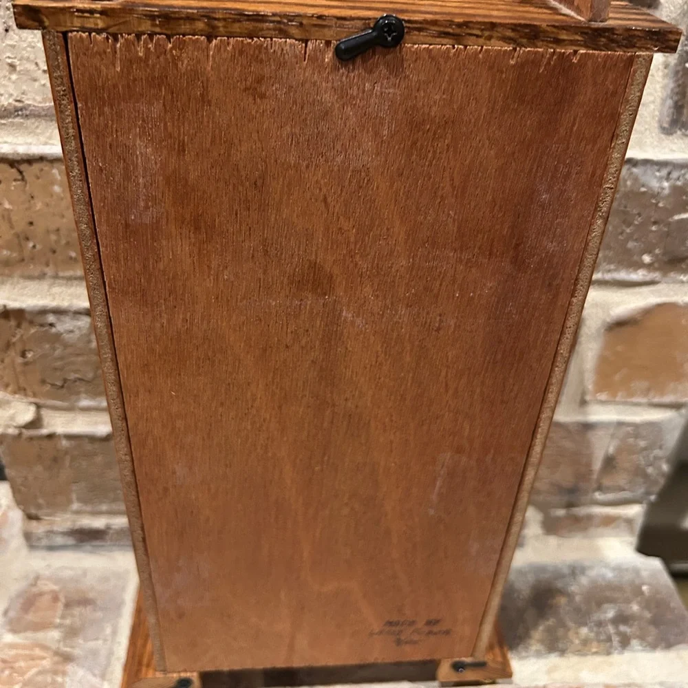 Elegant Brown Wooden Mantel Clock